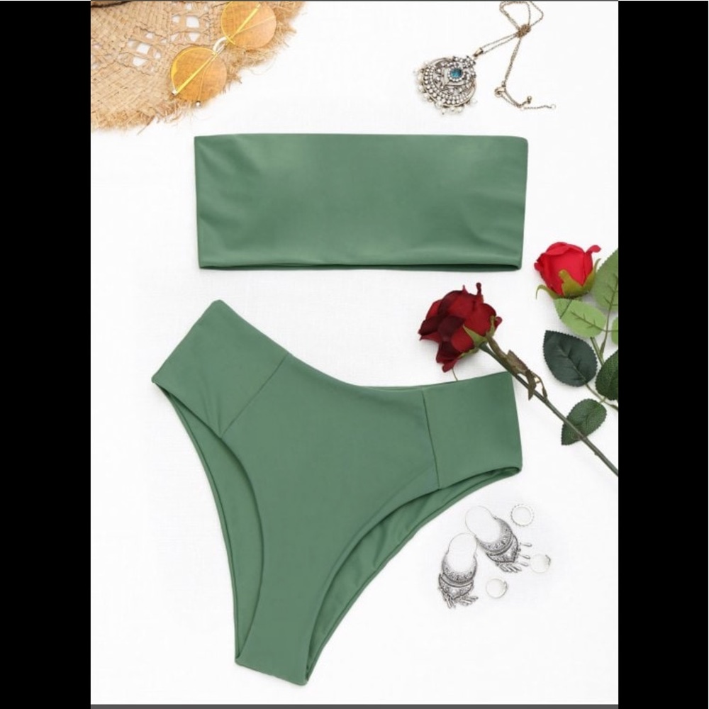High cut bandeau bikini set